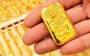 Giá vàng hôm nay 28/7 quanh mức 121 triệu đồng/lượng