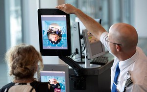 Căng thẳng liên quan dự luật kiểm soát công nghệ nhận diện tại sân bay Mỹ