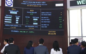 Nhà đầu tư "mạnh tay" chốt lời, thanh khoản lập kỷ lục