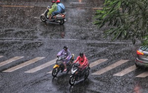 Dự báo thời tiết ngày 31/7: Nhiều khu vực có mưa dông, cảnh báo lốc, sét