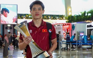 Cầu thủ xuất sắc nhất giải U23 Đông Nam Á ủng hộ đồng bào vùng lũ Nghệ An