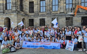 Hà Nội - Amsterdam: Hành trình từ trái tim tới trái tim