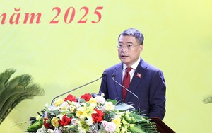 Tiếp tục hoàn thiện tổ chức bộ máy của hệ thống chính trị và chuẩn bị Đại hội đảng bộ các cấp