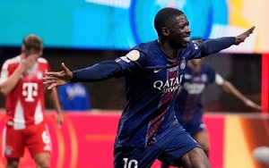 Dembele chạm 1 tay vào Quả bóng Vàng