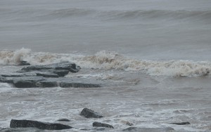 Dự báo thời tiết ngày 6/7: Vùng gần tâm bão đi qua, gió cấp 10-11, giật cấp 13, biển động dữ dội