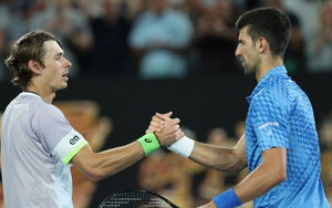 Kết quả Wimbledon 2025 hôm nay 7/7, rạng sáng 8/7: Djokovic ngược dòng, Sinner thoát hiểm