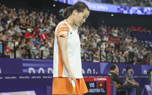 Tay vợt Thùy Linh lại kiệt sức 