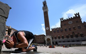 Nắng nóng cực đoan bao trùm toàn cầu