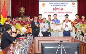 Bộ trưởng Nguyễn Văn Hùng chúc mừng Đội tuyển bóng đá U23 Việt Nam vô địch U23 Đông Nam Á