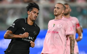 Anh trai tuyển thủ Indonesia lập cú đúp, Man City đại thắng trên đất Ý