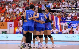 Bích Tuyền ghi điểm quyết định, ĐT bóng chuyền nữ Việt Nam giành chức vô địch lịch sử khi thắng Thái Lan sau 5 set