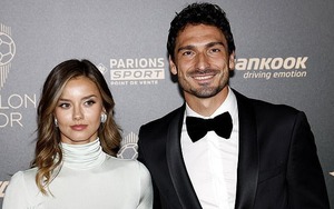 Hummels bị vợ cũ tố cáo ưu ái bạn gái mới hơn cả con trai