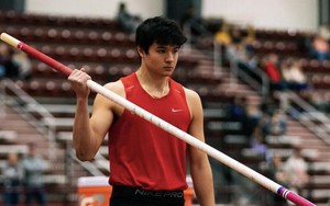 'Hot boy' mang hai dòng máu Việt Nam - Canada bật khóc khi giành HCV nhảy sào quốc gia 