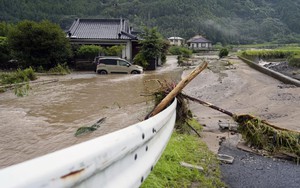 Nhật Bản ban bố cảnh báo khẩn cấp do mưa lớn tại nhiều khu vực