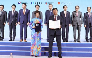 Tổng Bí thư Tô Lâm và Thủ tướng Hàn Quốc chứng kiến Lễ trao các thỏa thuận hợp tác