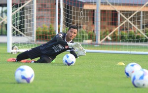 Thủ môn Đình Triệu: 'Cuộc đua vô địch V-League có 5 ứng viên'
