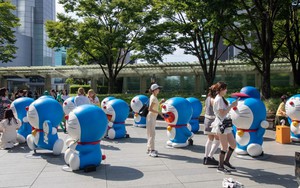 Đội quân Doraemon dễ thương "đổ bộ" Roppongi Hill sầm uất của Tokyo