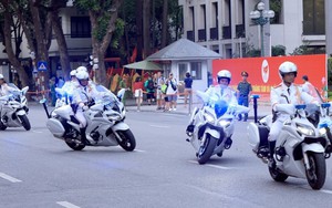 Tổng duyệt trình diễn môtô trên phố đi bộ Hồ Hoàn Kiếm