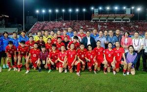 Thủ tướng Chính phủ Phạm Minh Chính động viên đội tuyển bóng đá nữ Việt Nam