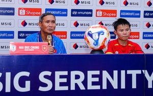 HLV Mai Đức Chung dốc sức cùng đội tuyển Việt Nam giành huy chương đồng AFF Cup