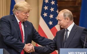 Tổng thống Nga Vladimir Putin và Tổng thống Mỹ Donald Trump thông tin sau cuộc gặp