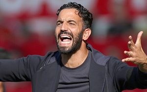 HLV Amorim nói thẳng về tình huống gây tranh cãi, khẳng định MU chơi tốt hơn Arsenal