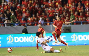 Huỳnh Như vượt qua thủ môn Thái Lan, ghi bàn duy nhất giúp ĐT nữ Việt Nam giành tấm huy chương lịch sử ở Đông Nam Á