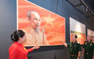 Tái hiện chặng đường lịch sử Việt Nam qua triển lãm mỹ thuật “Những ngày tháng lịch sử”