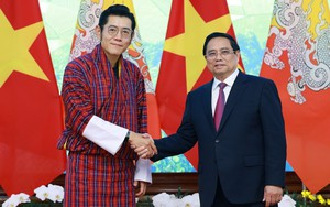Thủ tướng Phạm Minh Chính hội kiến Quốc vương Bhutan Jigme Khesar Namgyel Wangchuck