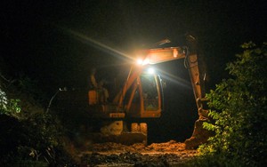 Xuyên đêm thông đường vào vùng lũ quét, sạt lở