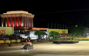 Tổng hợp luyện diễu binh, diễu hành lần thứ nhất tại Quảng trường Ba Đình