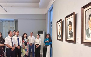 80 năm Quốc khánh: Tưởng nhớ Bác Hồ kính yêu qua tác phẩm hội họa