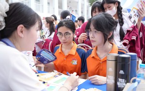 Điểm chuẩn tuyển sinh đại học ở nhiều trường biến động mạnh