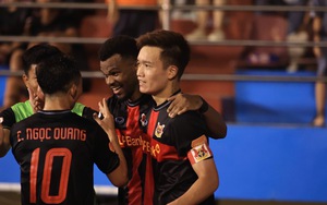 Đội bóng của Hoàng Đức bay cao trong ngày ĐKVĐ V-League trắng tay tại sân Vinh