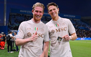 De Bruyne lập 'siêu phẩm' trong ngày ra mắt Napoli ở Serie A