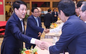 Chủ tịch nước và Thủ tướng gặp mặt đại biểu tiêu biểu các tầng lớp nhân dân tham dự Đại lễ 2/9