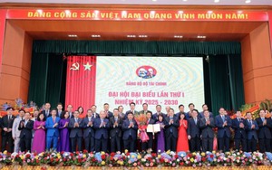 Tập trung lãnh đạo, chỉ đạo tổ chức đại hội đảng bộ các cấp bảo đảm đúng tiến độ