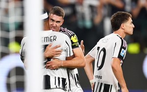 Juventus thắng trận ra quân Serie A: Cơn đau đầu dễ chịu của Tudor