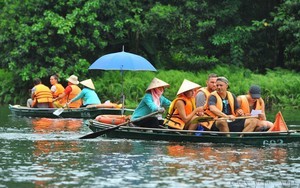 Bão số 5: Một số điểm du lịch đường thủy ở Ninh Bình dừng phục vụ du khách