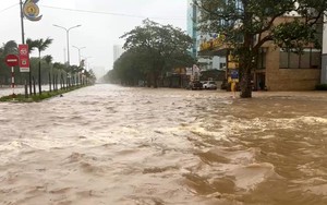 Bão số 5: Mưa lớn kết hợp triều cường khiến nhiều địa phương ở Nghệ An ngập nặng