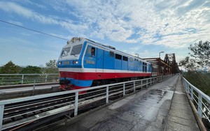 Ngừng chạy 3 mác tàu do ảnh hưởng bão số 5