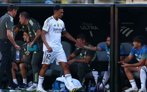 Alexander-Arnold phải vượt qua ngọn núi cao có tên Carvajal