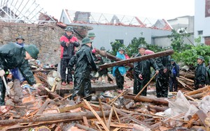 Ninh Bình khẩn trương khắc phục hậu quả lốc xoáy kinh hoàng