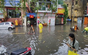 Hà Nội phân luồng giao thông các vị trí bị ngập úng sau bão số 5