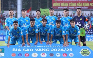 Bóng đá Việt Nam: 'Từng người tình bỏ ta đi...'