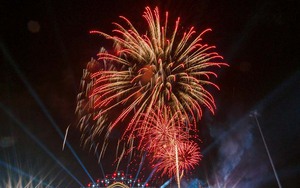 Rực rỡ pháo hoa hòa chung niềm vui đón Tết Độc lập