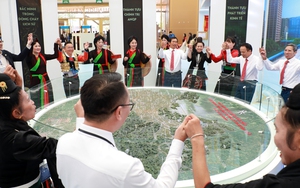 Bắc Ninh tổ chức xe đưa đón miễn phí người dân tới tham quan Triển lãm thành tựu Đất nước