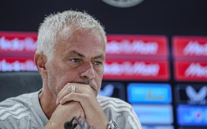 HLV Jose Mourinho lại bị sa thải