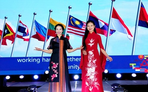 NTK Hằng Nguyễn: Áo dài là "sứ giả" tôn vinh di sản văn hóa dân tộc