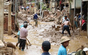 Điện Biên: Người dân Suối Lư tích cực dọn dẹp nhà cửa sau lũ dữ